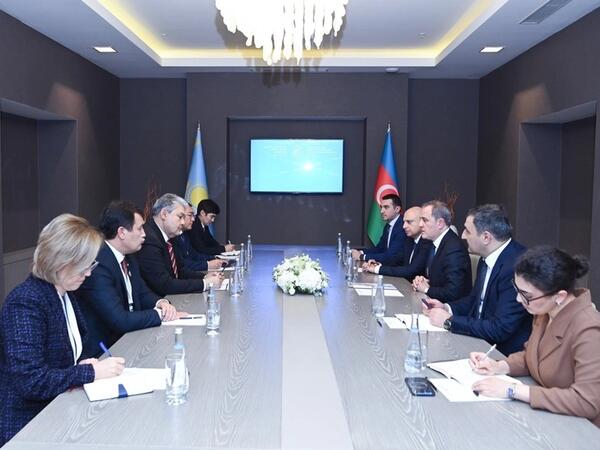 Azərbaycan və Qazaxıstan arasında strateji tərəfdaşlıq münasibətləri müzakirə olunub
