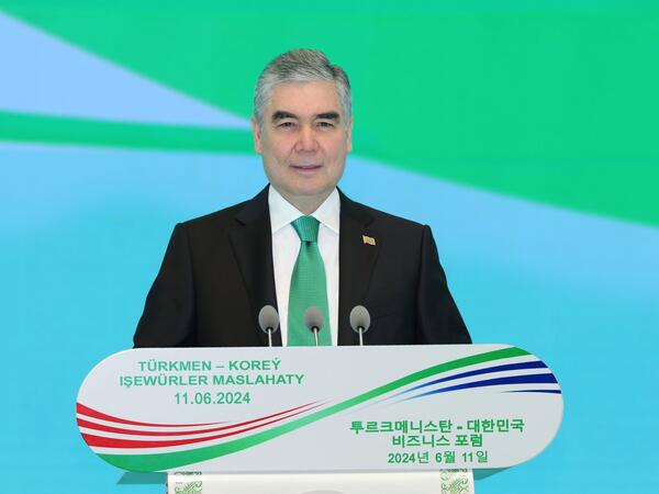 Qurbanqulu Berdiməhəmmədov Azərbaycana səfərə gəlib