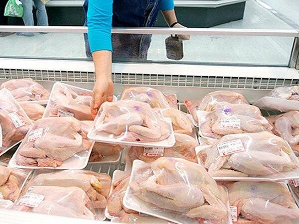 Marketdən alınan toyuğun içindən görün nə çıxdı - FOTOlar