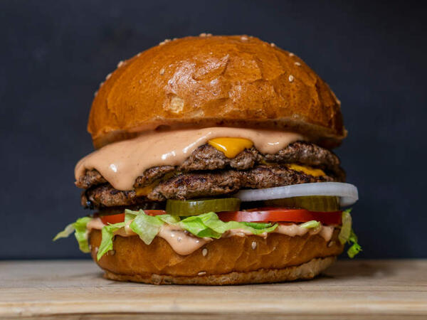 Bu burgerin qiyməti 18,700 manatdır