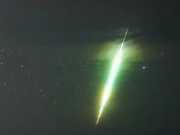 Britaniya səmasında yaşıl meteor müşahidə edilib