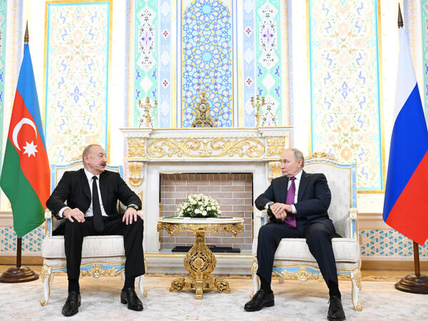 Düşənbədə İlham Əliyevin Vladimir Putinlə təkbətək görüşü keçirilib - FOTO