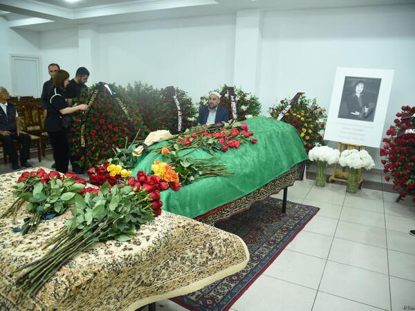 Əminə Yusifqızı ilə vida mərasimi keçirilib - YENİLƏNİB - FOTO