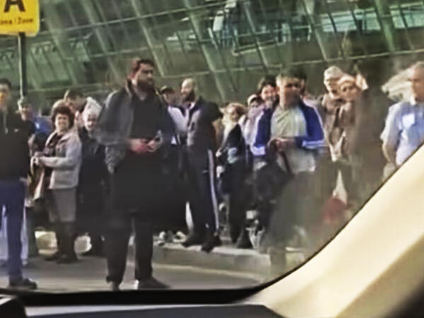 Aeroportda taksi dəyişikliyindən sonrakı vəziyyət - VİDEO