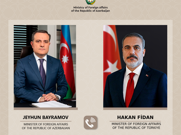 Ceyhun Bayramov Hakan Fidanla Yaxın Şərqdəki vəziyyəti müzakirə edib