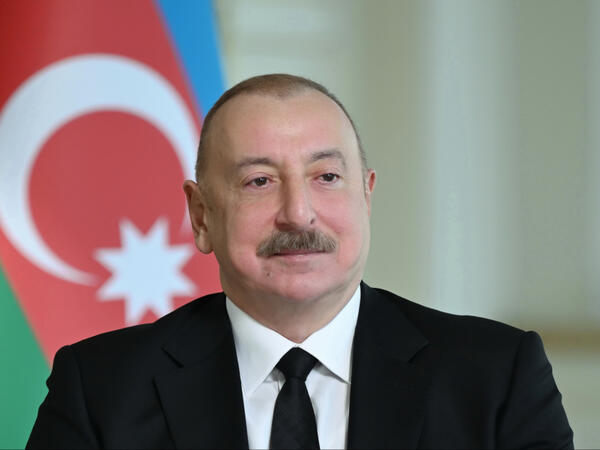 Prezident İspaniya Kralını təbrik edib