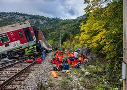 Slovakiyada iki qatarın toqquşması nəticəsində 100 nəfər xəsarət alıb - <span class="color_red">FOTO</span>