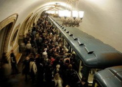 Metroda problem - Qatar tuneldə qaldı, sıxlıq yarandı