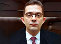 Onun hakim fəaliyyətinə xitam verildi