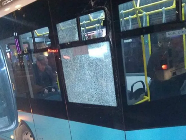 Bakıda iki avtobus toqquşdu - Xəsarət alan var