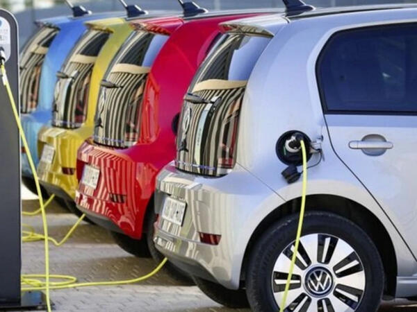 Elektromobil idxalında kəskin azalma - Səbəb nədir?