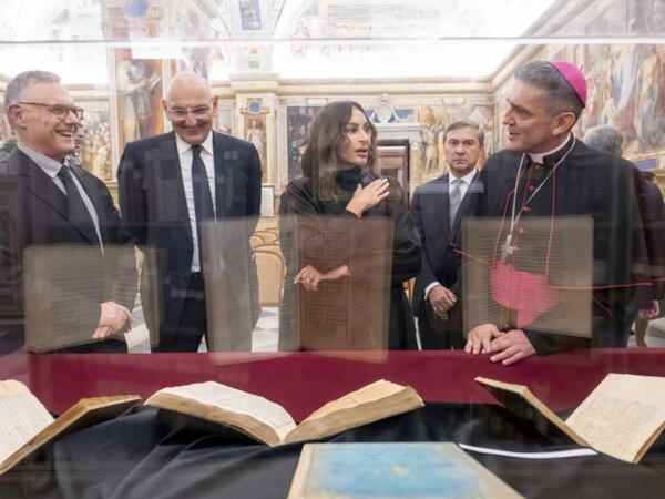 İtaliya mətbuatı Mehriban Əliyevanın Vatikana rəsmi səfərini geniş işıqlandırıb - FOTO
