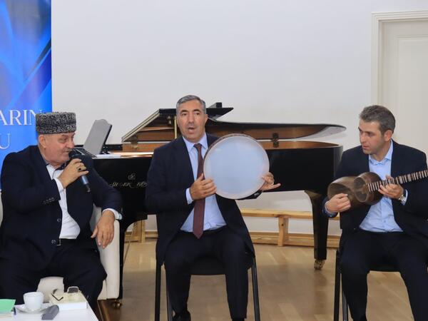 “Sənətkarın dostu” layihəsi çərçivəsində Qarabağ Universitetində ustad xanəndə ilə görüş keçirilib - FOTO