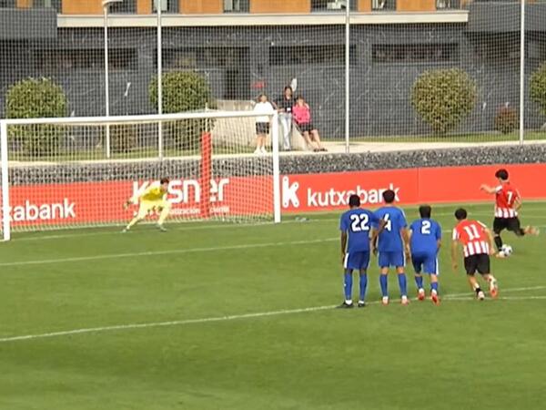 “Qarabağ”ın qapıçısı “Atletik”lə matçda 2 penalti qaytardı - <span class="color_red">VİDEO</span>
