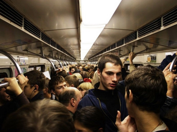 Metroda səs-küy salan şəxslə bağlı araşdırma aparılır