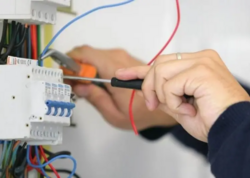 “Azercell”in əməkdaşını iş başında elektrik cərəyanı vurdu, vəziyyəti ağırdır