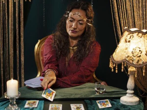 25 oktyabr üçün Tarot bürclər proqnozu - tale sənə irəliləmək siqnalı verir