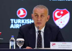 Türkiyə futbolunda qalmaqal - Hakimlər mərc oyunlarına pul qoyublar