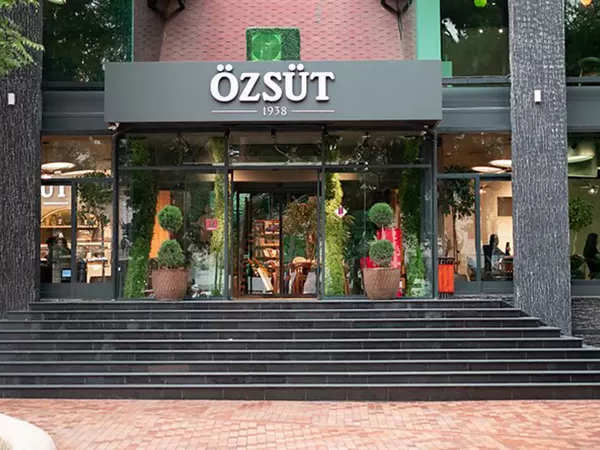 “Özsüt”ü milyonlarla borca salan Rəhman Vəliyev işdən çıxarıldı, yerinə o təyin olundu