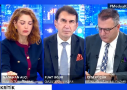 Güclü zəlzələ canlı yayımda belə hiss edildi - VİDEO