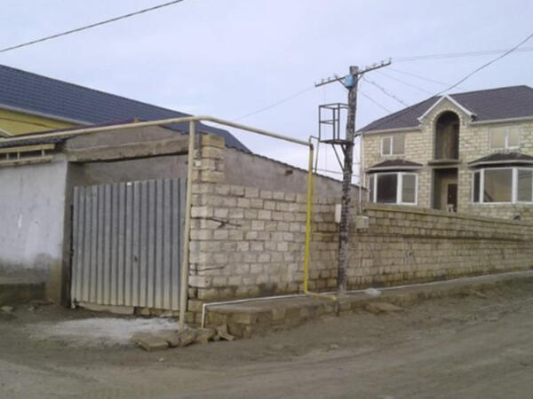 Qaradağda icra nümayəndəsi və sakinlər arasında qalmaqal - &quot;sənəd saxta çıxdı...” - <span class="color_red">FOTO</span>