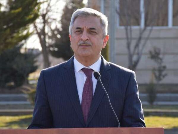 Bu icra başçısı özünə müavin axtarır