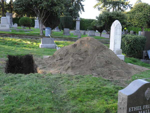 Sirli qəbiristanlıq: Meyitlər üzüaşağı dəfn olunub - <span class="color_red">FOTO</span>