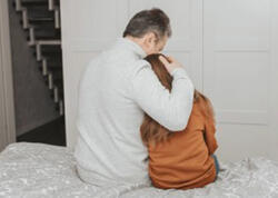 “İnternet qurbanı olan 15 yaşlı qızım onun tələsinə düşdü…”