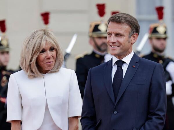 Makronun arvadına tələb irəli sürüldü: Qadın olduğunu sübut etməlidir - <span class="color_red">FOTO</span>