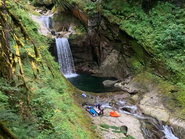 Şəlalədə FACİƏ: Ana və 2 övladı faciəvi şəkildə öldü - <span class="color_red">VİDEO</span>