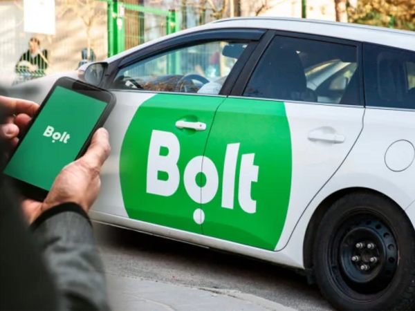 Sabiq deputat da “Bolt” qurbanına çevrildi - Taksiyə minmədiyi halda kartından pul tutulur