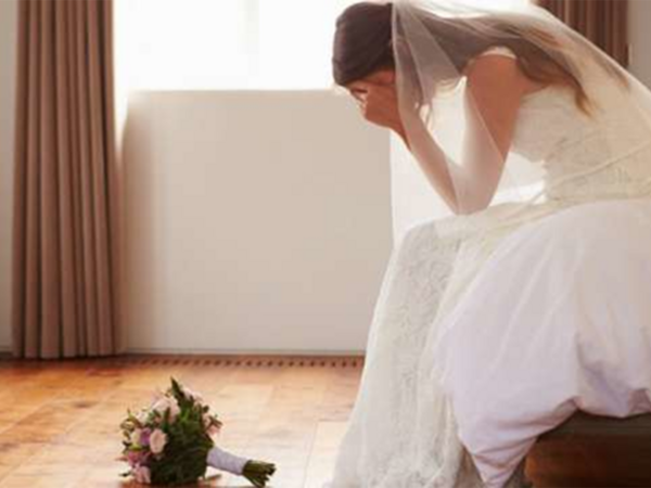 40 kiloluq gəlinlikdə 47 kiloluq gəlinin ÇƏTİN ANLARI - <span class="color_red">VİDEO</span>