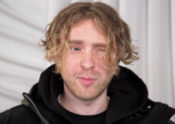 “Xalq artisti” adı əlindən alına bilər