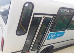 Şəkidə mikroavtobus ağaca çırpıldı - Sürücü xəsarət aldı