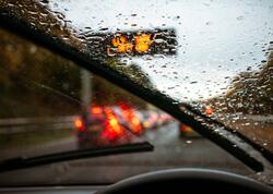 Yağışda göz gözü görmürsə, belə edin - Az adamın bildiyi maraqlı üsul - VİDEO