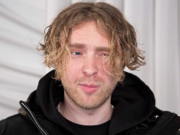 “Xalq artisti” adı əlindən alına bilər