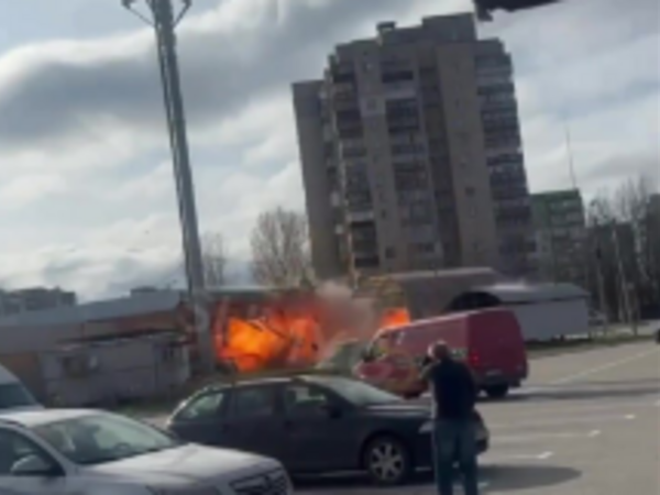 Rusiyaya məxsus kamikadze yaşayış binasına düşdü - <span class="color_red">VİDEO</span>