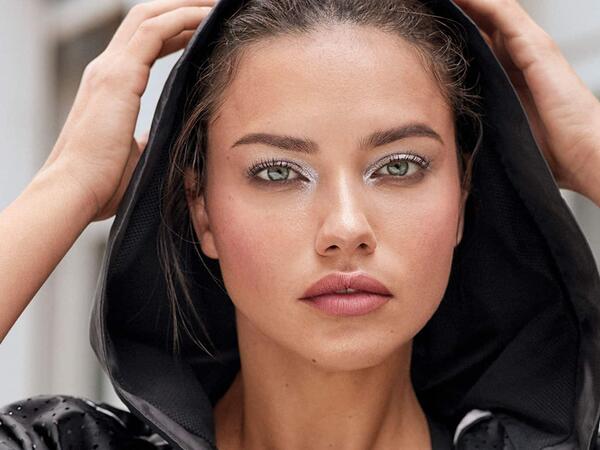 Adriana Limanın makiyajsız halı GÜNDƏM OLDU - <span class="color_red">FOTOlar</span>