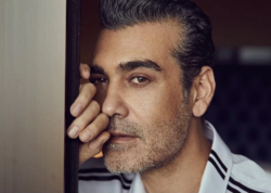 Saçlarını boyadıb, dişlərini düzəltdirdi, estetikli halı ilə tanınmaz halda - <span class="color_red">VİDEO</span>