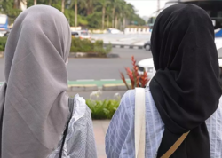 Əhalisinin 92 faizi müsəlmandır - Hicab qadağa edildi