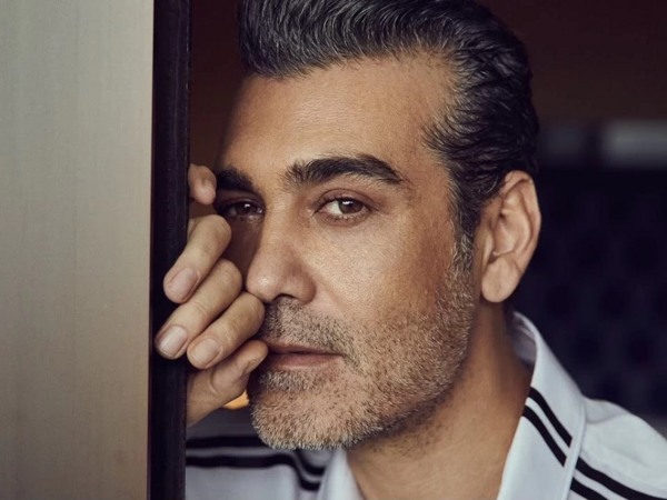 Saçlarını boyadıb, dişlərini düzəltdirdi, estetikli halı ilə tanınmaz halda - <span class="color_red">VİDEO</span>