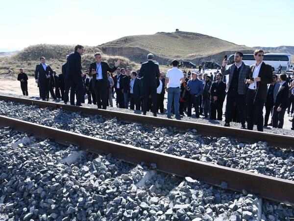 Səfirliklərin, beynəlxalq təşkilatların rəhbər şəxsləri Həkəri dəmir yolu stansiyasına baxış keçiriblər - VİDEO - FOTO