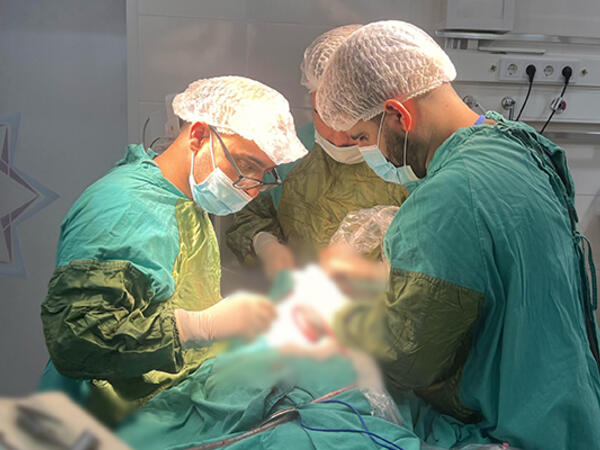 Meyitdən 19 yaşlı gəncə ürək transplantasiya edildi - Azərbaycanda ilk