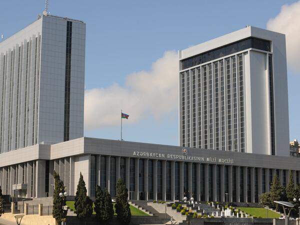 Milli Məclis İlham Əliyev və Mehriban Əliyevaya təbrik məktubu ünvanlayıb