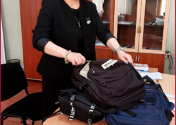 Azərbaycanda şagirdin çantasına girən müəllim <span class="color_red">cəzalandırıldı</span>