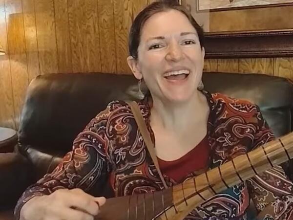 Gədəbəyə vurğun amerikalı qız - sazın-sözün sehrinə düşüb - <span class="color_red">VİDEO</span>