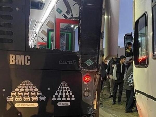 Bakıda avtobuslar toqquşdu - Yaralananlar var - VİDEO