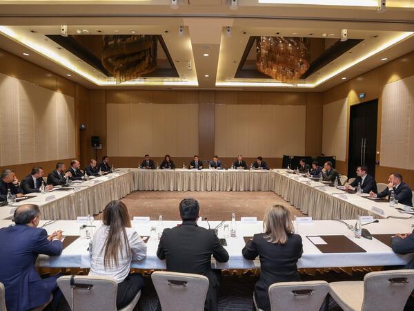 Ədliyyə Nazirliyi və KOBİA biznes assosiasiyalarla görüş keçirib - FOTO