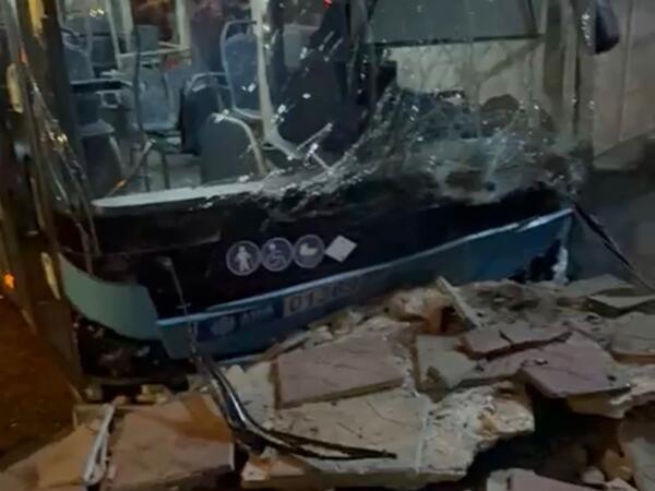 Biləcəridə 202 gül dükanına girdi - Xəsarət alanlar var - <span class="color_red">VİDEO</span>