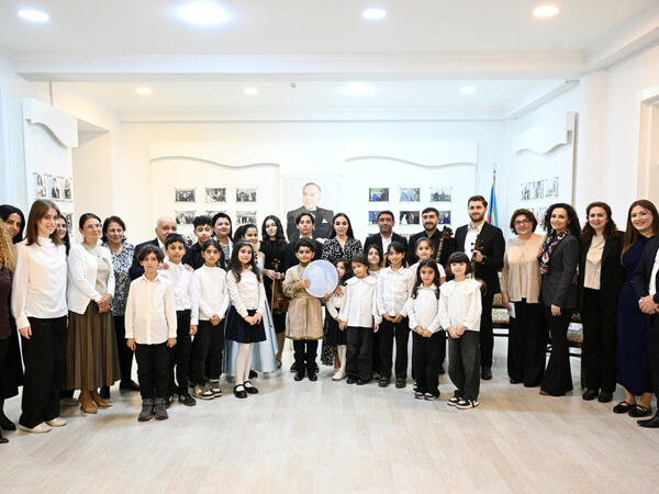 Leyla Əliyeva Bülbül adına Orta İxtisas Musiqi Məktəbində olub - <span class="color_red">FOTO</span>